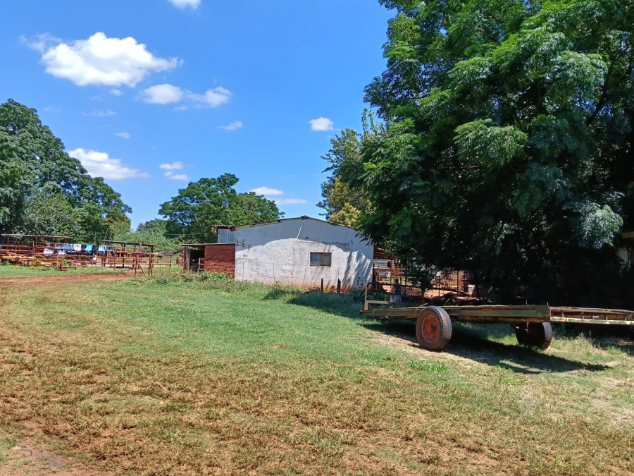 8 Bedroom Property for Sale in Brits Rural North West